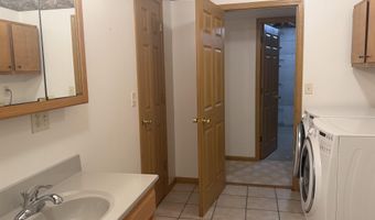 530 S 5th St, Akron, IA 51001