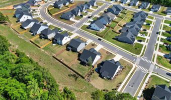 183 Rough Ridge Trl, Aberdeen, NC 28315