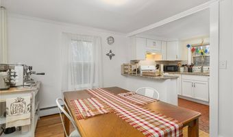 3 Prescott Pl, Newport, RI 02840