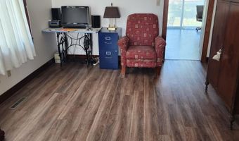 809 E Call St, Algona, IA 50511