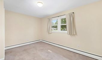 103 BIRCHWOOD Dr, North Kingstown, RI 02852