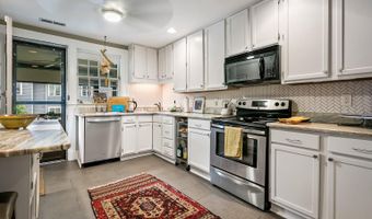 610 SOMERSET Rd 302, Baltimore, MD 21210