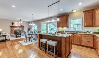 1515 Dietrich Glen Dr, Ballwin, MO 63021