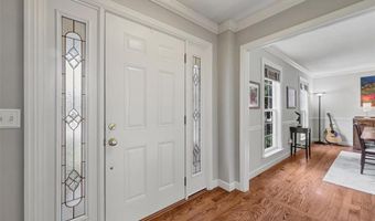 108 Tara Ridge Ct, Ballwin, MO 63021