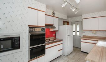 831 S Mitchell Ave, Arlington Heights, IL 60005