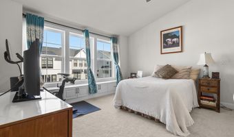 5 W Cross Trl 5, Danbury, CT 06810