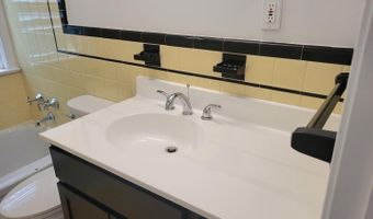 2250 N QUANTICO St, Arlington, VA 22205