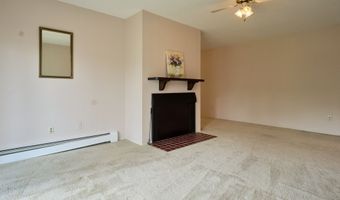 81 Ameridge Dr 81, Bridgeport, CT 06606