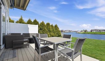 1 Victoria Dr, Amityville, NY 11701