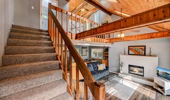 227 Valley View Dr, Albrightsville, PA 18210