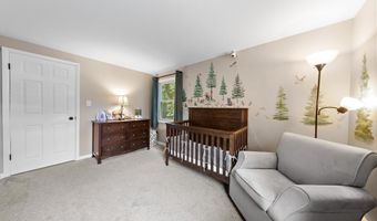 93 Idlebrook Ln, Aberdeen, NJ 07747