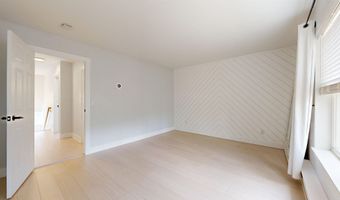 106 E Redrock Dr, Burlington, VT 05401
