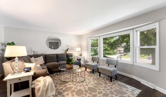 486 Edgeworthe Dr SE, Ada, MI 49301