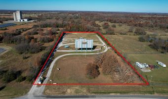 1601 E Church St, Aurora, MO 65605