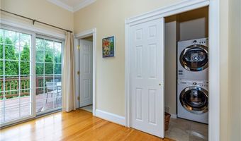 7 Gibson Ave, Narragansett, RI 02882