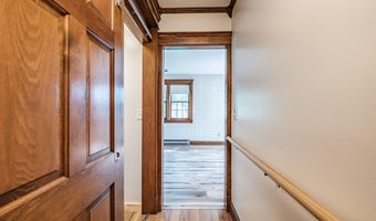 4 Pineway Dr, Auburn, ME 04210