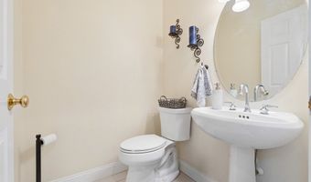 136 Davis Rd, Acton, MA 01720
