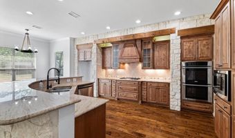 402 N Parkway Dr, Alvarado, TX 76009