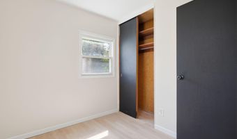 1074 S James Rd, Columbus, OH 43227