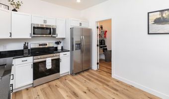 926 23rd Pl, Des Moines, IA 50312