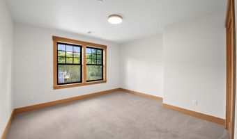 1991 SE 2ND St, Astoria, OR 97103