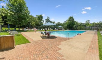 3000 SPOUT RUN Pkwy D212, Arlington, VA 22201