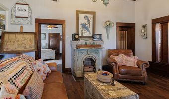 403 W Franklin St, Alvord, TX 76225