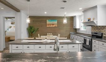 274 Rae Ln, Bonneau, SC 29431