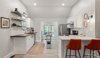 160 Crestview Cir, Athens, GA 30606