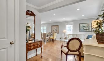 15 Spinney St 1, Boston, MA 02132
