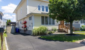 18 Waverly Rd, Branford, CT 06405