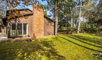 62255 Wallace Rd, Bend, OR 97701