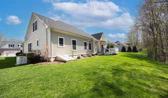 305 Richmond Glen Dr, Cheshire, CT 06410