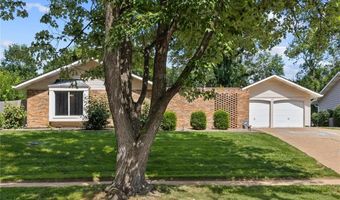 486 Ironwood Dr, Ballwin, MO 63011