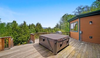 119 Moat View Dr, Albany, NH 03813