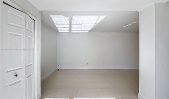 3552 Magellan Cir 122, Aventura, FL 33180