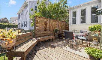 10 Eustis Ave, Newport, RI 02840