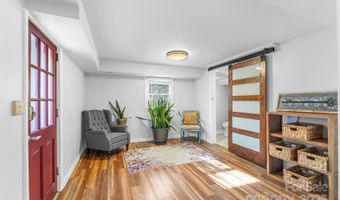 5 Deanwood Cir, Asheville, NC 28803