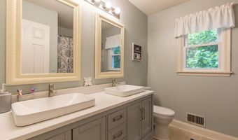 226 HAWKES Ct, Hockessin, DE 19707