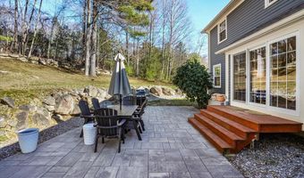 18 Hawk Dr, Bedford, NH 03110