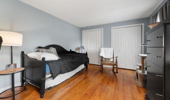 135 Liberty St 135, Clinton, CT 06413