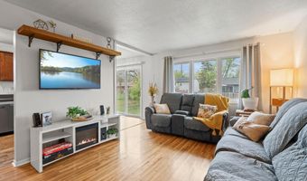 1047 Lowell Dr, Apple Valley, MN 55124