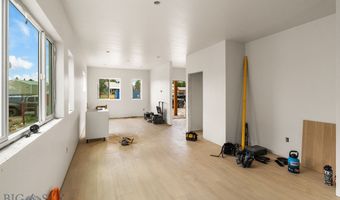 815 Spaniel Ln, Belgrade, MT 59714