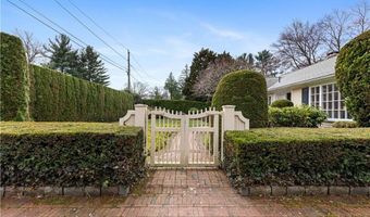 28 S Hill Dr, Cranston, RI 02920