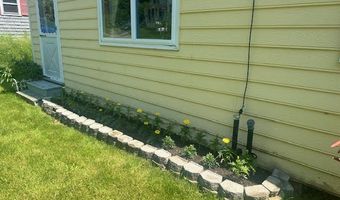 28 Charles St, Belfast, ME 04915