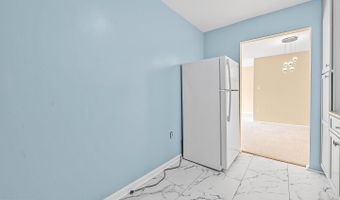 5204 NEWTON St #304, Bladensburg, MD 20710