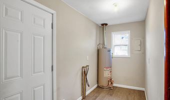 702 E Highland St, Aurora, MO 65605