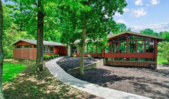 7460 Fair Oaks Dr, Amberley, OH 45237