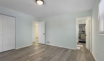 197 Maplewood Dr, Antioch, IL 60002