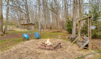 928 Hawkins Rd, Homer, GA 30547
